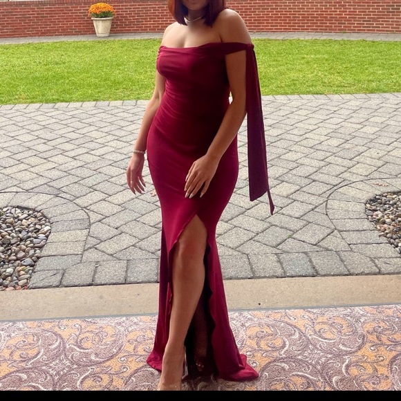 SHEIN Burgundy Evening Gown Dress - Picture 3 of 4